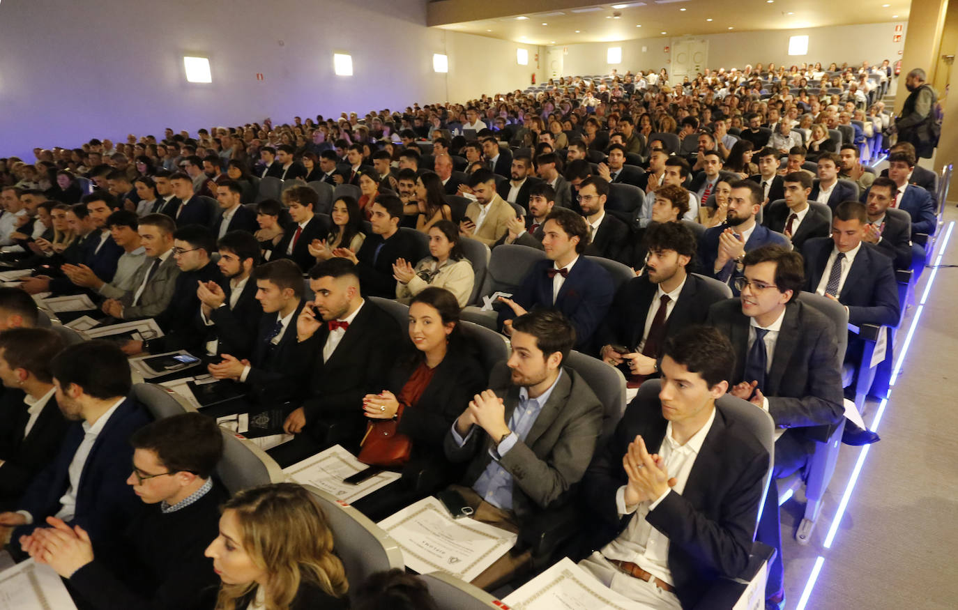 Entrega de diplomas en la Escuela Politécnica