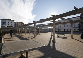 La plaza de la República, junto al Centro Municipal de El Coto, con su aspecto actual.