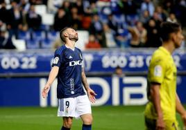 Borja Bastón se lamenta después de fallar una ocasión de gol.