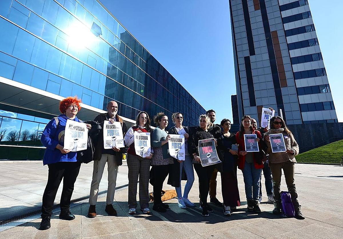 Presentación en el HUCA de la movilización de los sanitarios que se celebrará en Gijón el sábado 25 de marzo.