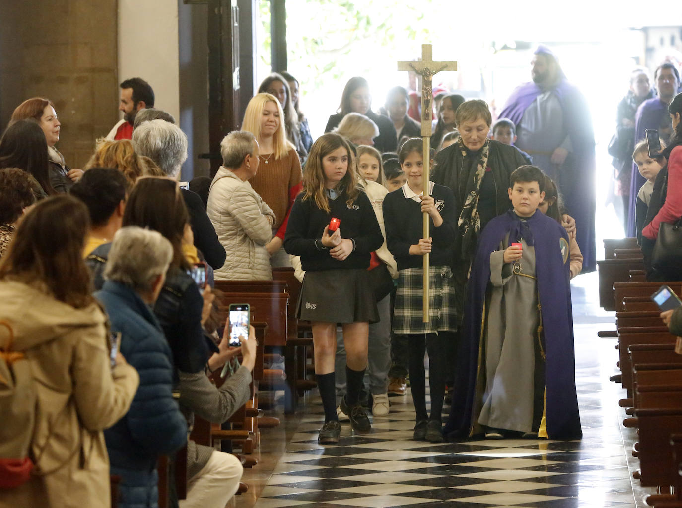 Procesión infantil en la iglesia de San José