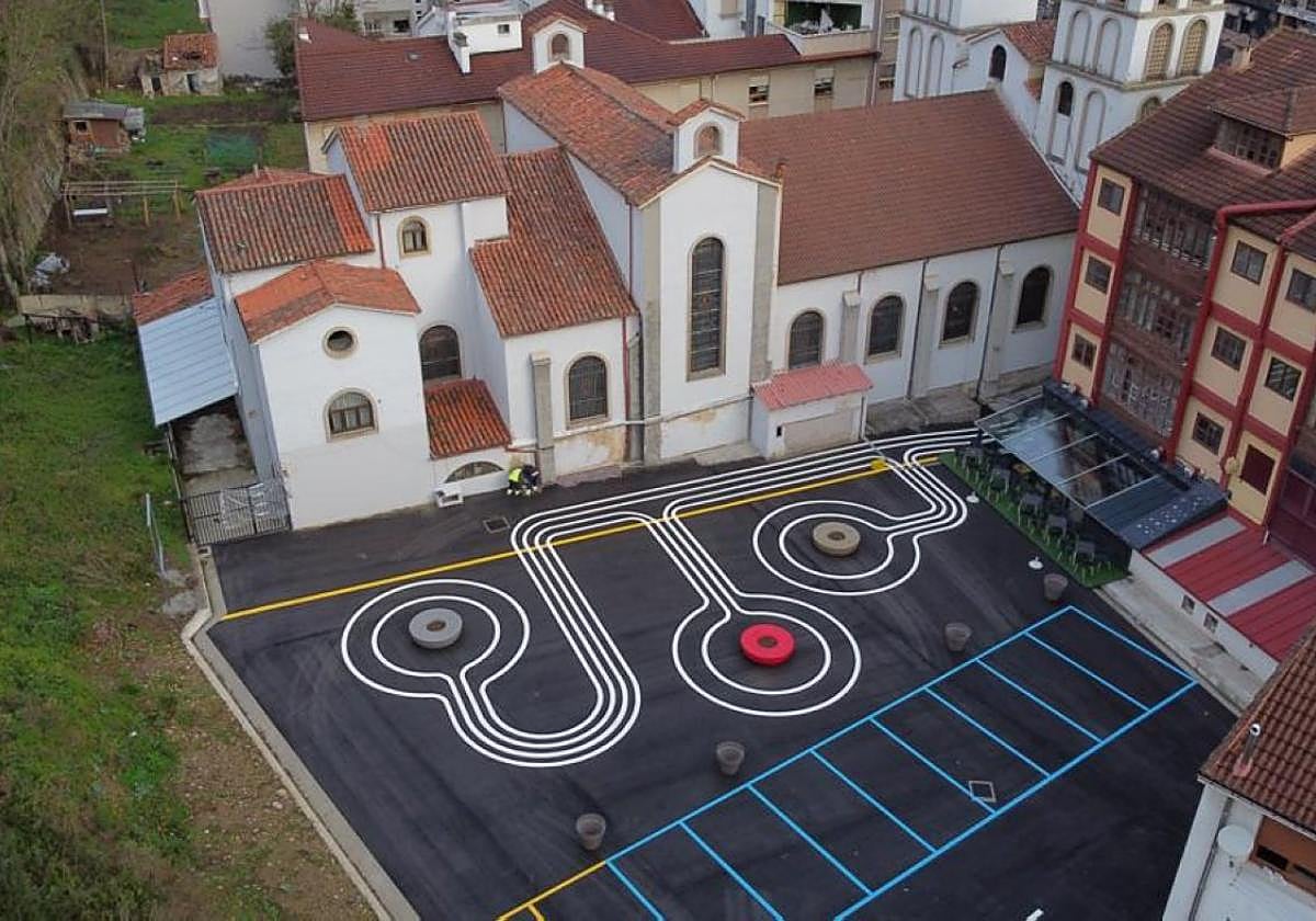 Parcela con aparcamientos donde estará la zona de acceso.