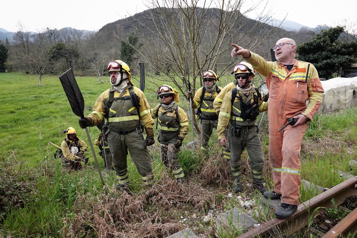 La dura lucha contra el fuego en Asturias