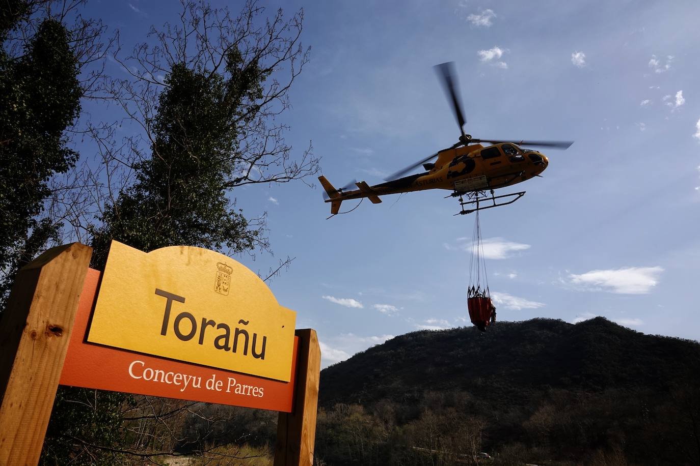 La dura lucha contra el fuego en Asturias