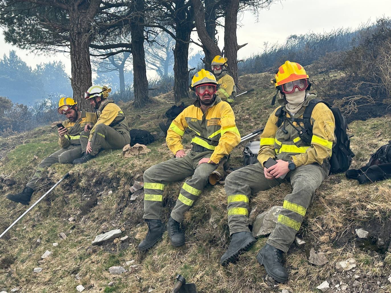 La dura lucha contra el fuego en Asturias