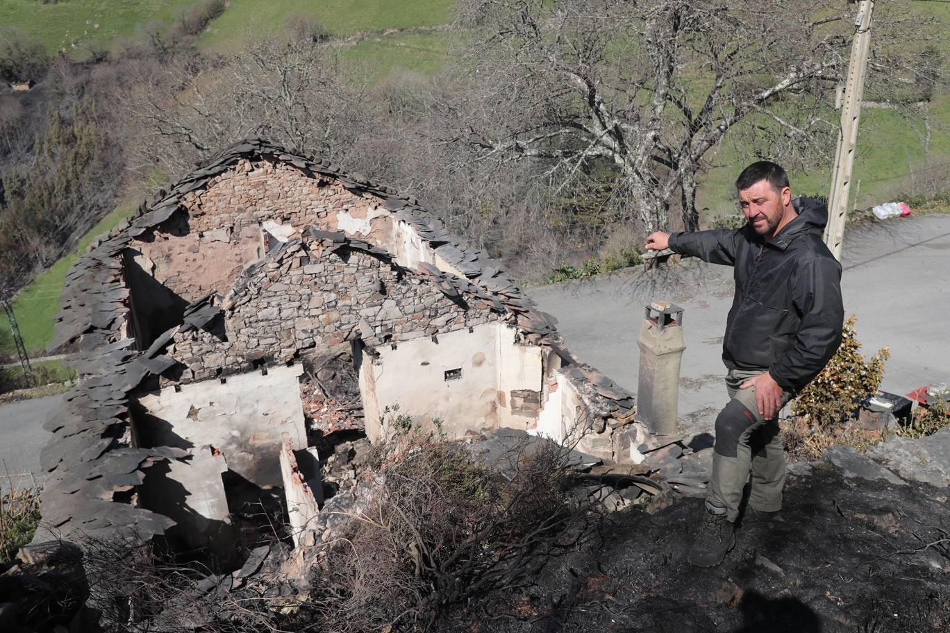 Las llamas se propagan sin descanso en Asturias