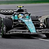 Alonso brilla bajo la lluvia en los segundos libres de Australia