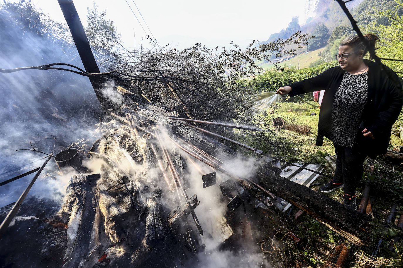 El fuego devora el Naranco