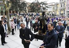 Llegada del paso en procesión a la iglesia de San Nicolás