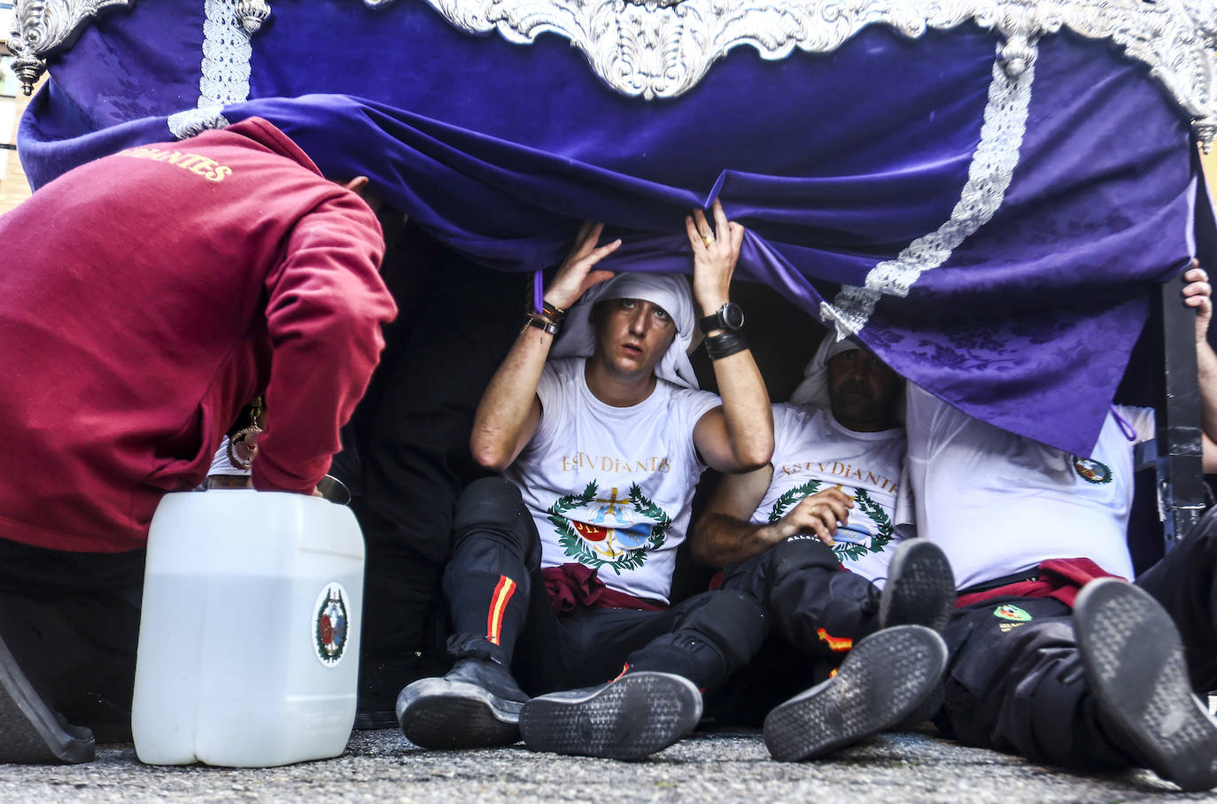 Domingo de Ramos: procesión de la Sagrada Lanzada en Oviedo