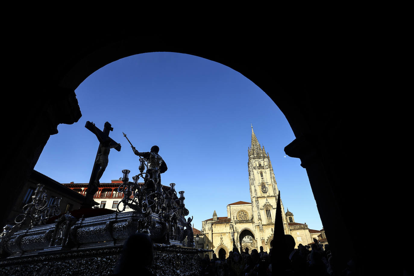 Domingo de Ramos: procesión de la Sagrada Lanzada en Oviedo