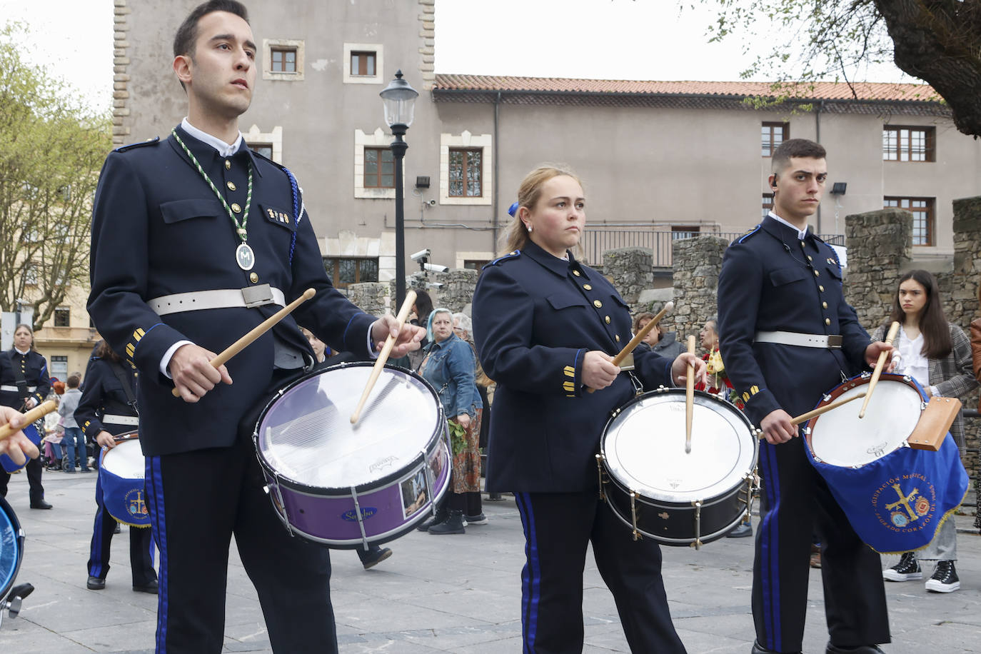 Multitudinario Domingo de Ramos en Gijón