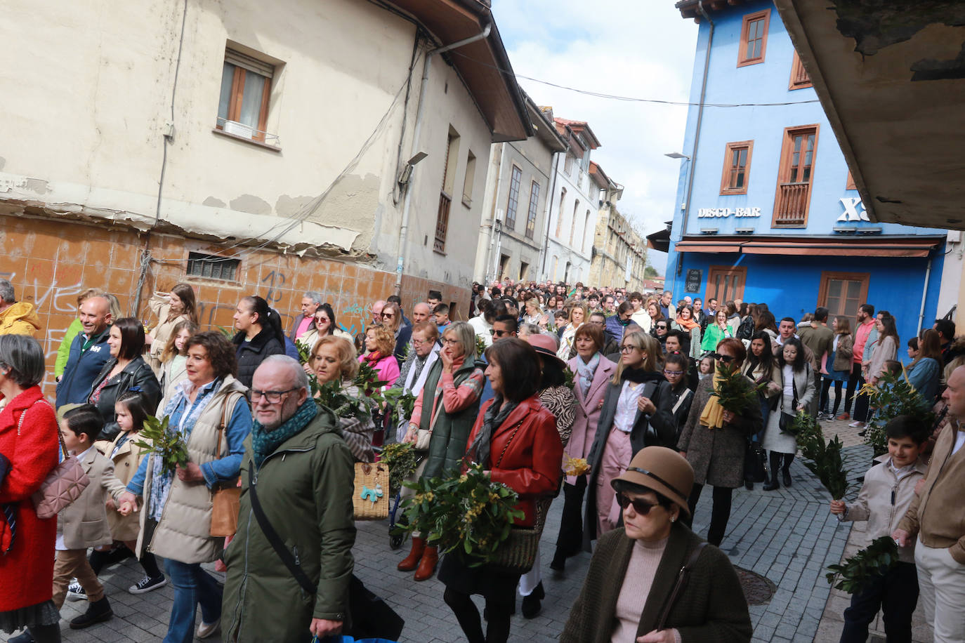 El Domingo de Ramos se celebra con entusiasmo en Pola de Siero
