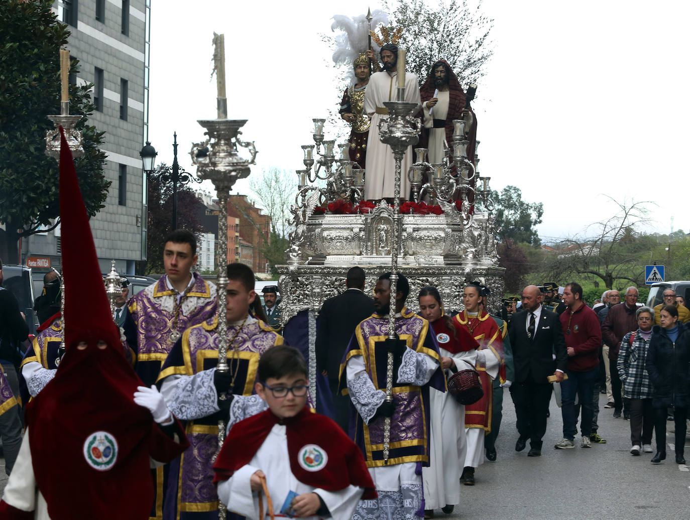 Jesús prendido, un soldado romano y un funcionario judío en el Prendimiento