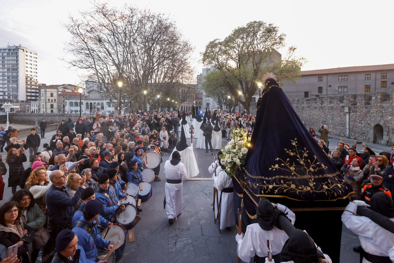 Éxito en Gijón con un Encuentro contra el «laicismo más hostil»