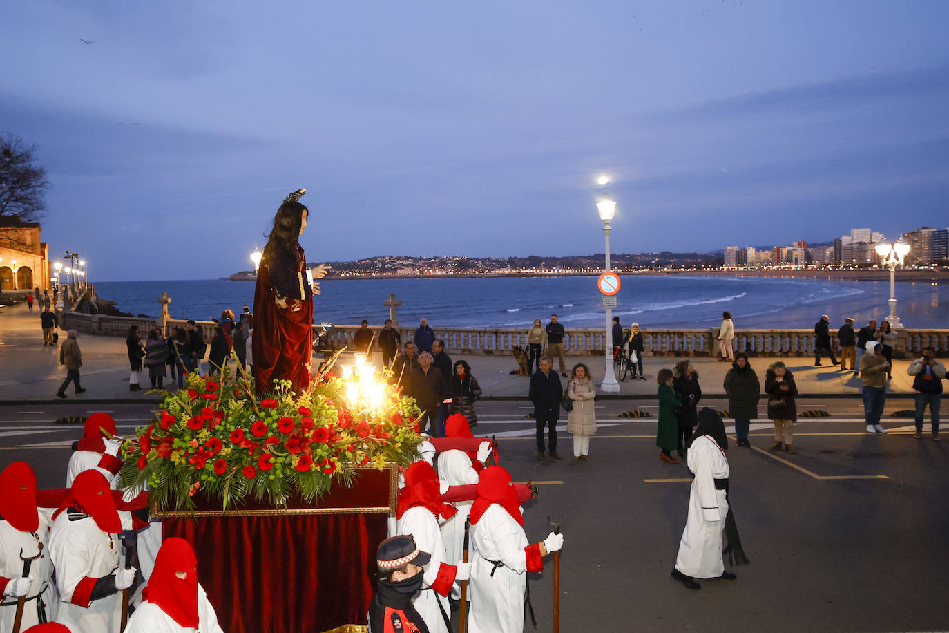 Éxito en Gijón con un Encuentro contra el «laicismo más hostil»