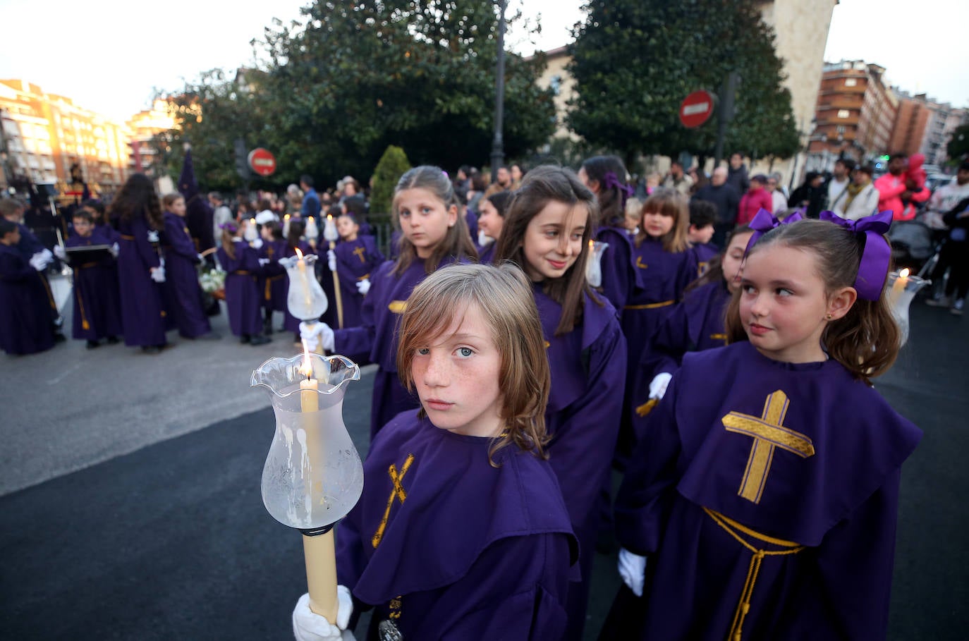 Fervor en Oviedo al paso del Nazareno