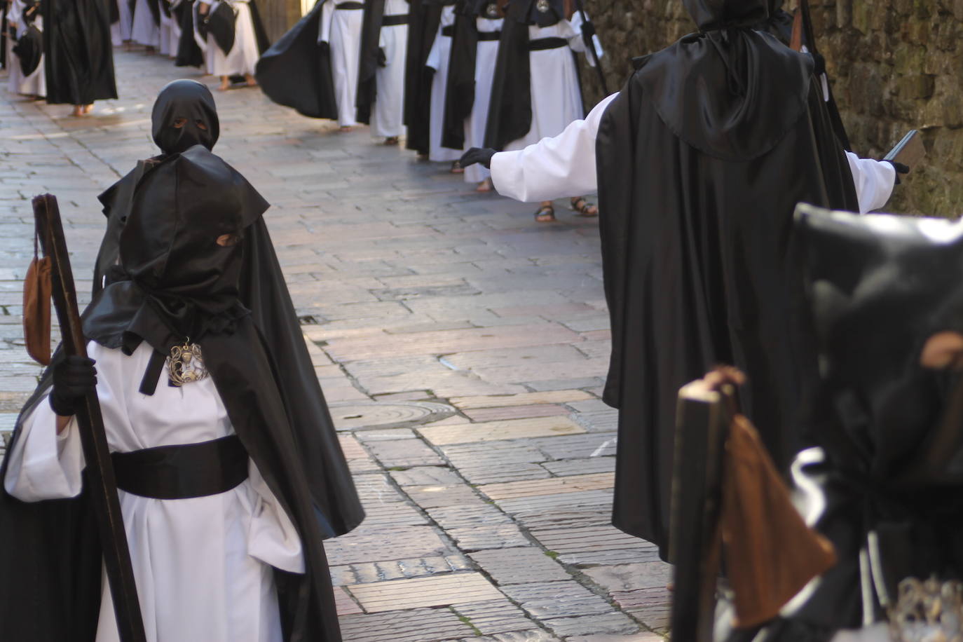 Emoción en Avilés con la Hermandad El Beso de Judas