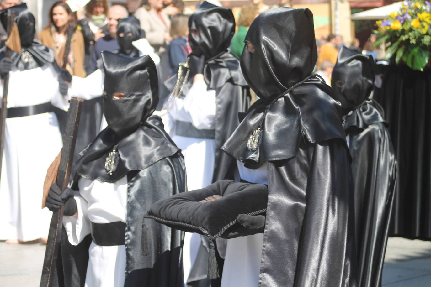 Emoción en Avilés con la Hermandad El Beso de Judas