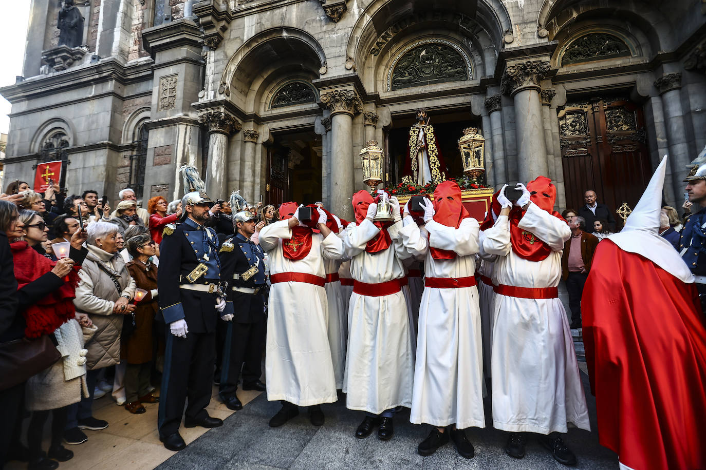 Una multitud en la procesión de la libertad