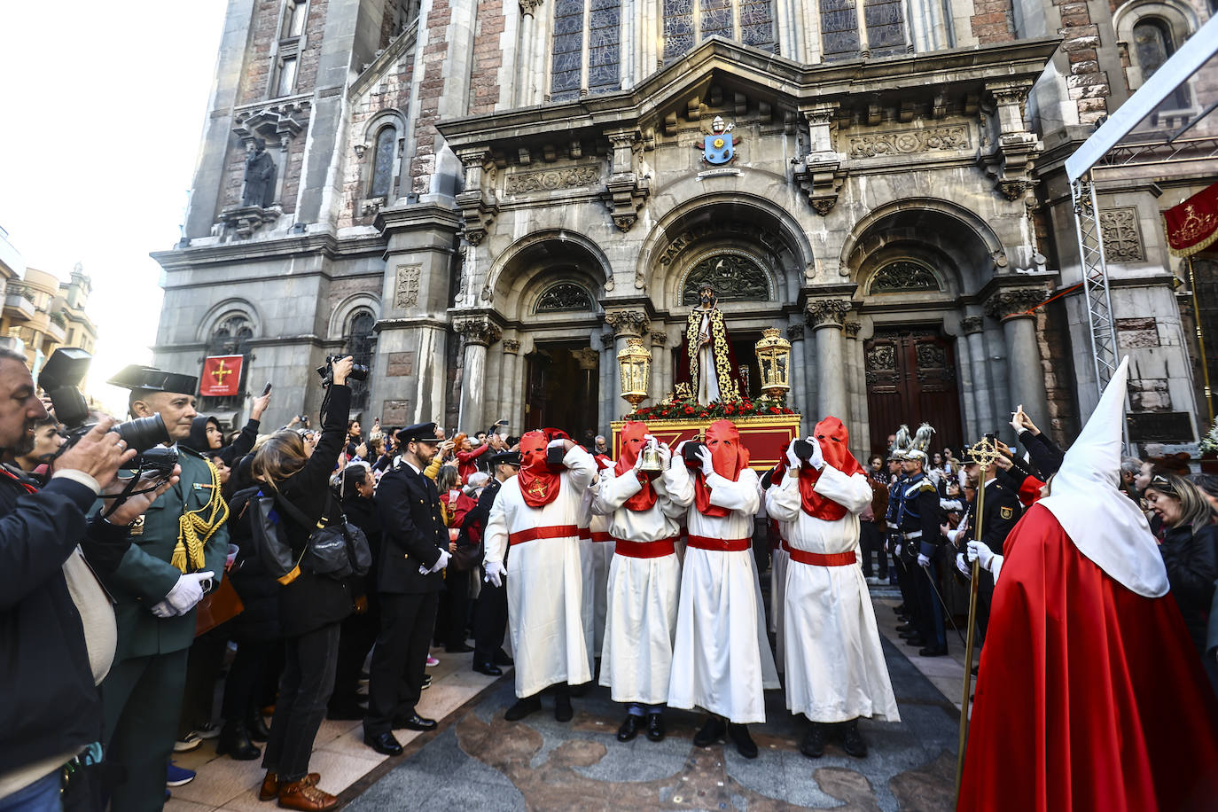 Una multitud en la procesión de la libertad