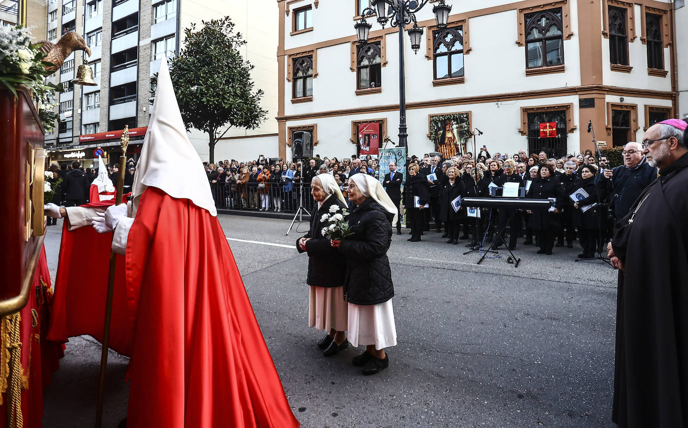Una multitud en la procesión de la libertad