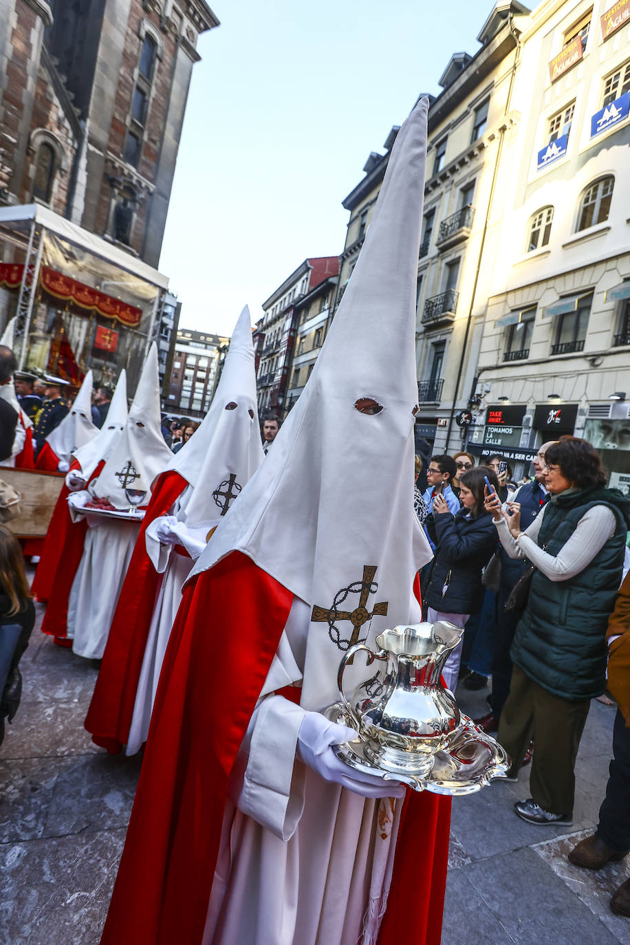 Una multitud en la procesión de la libertad