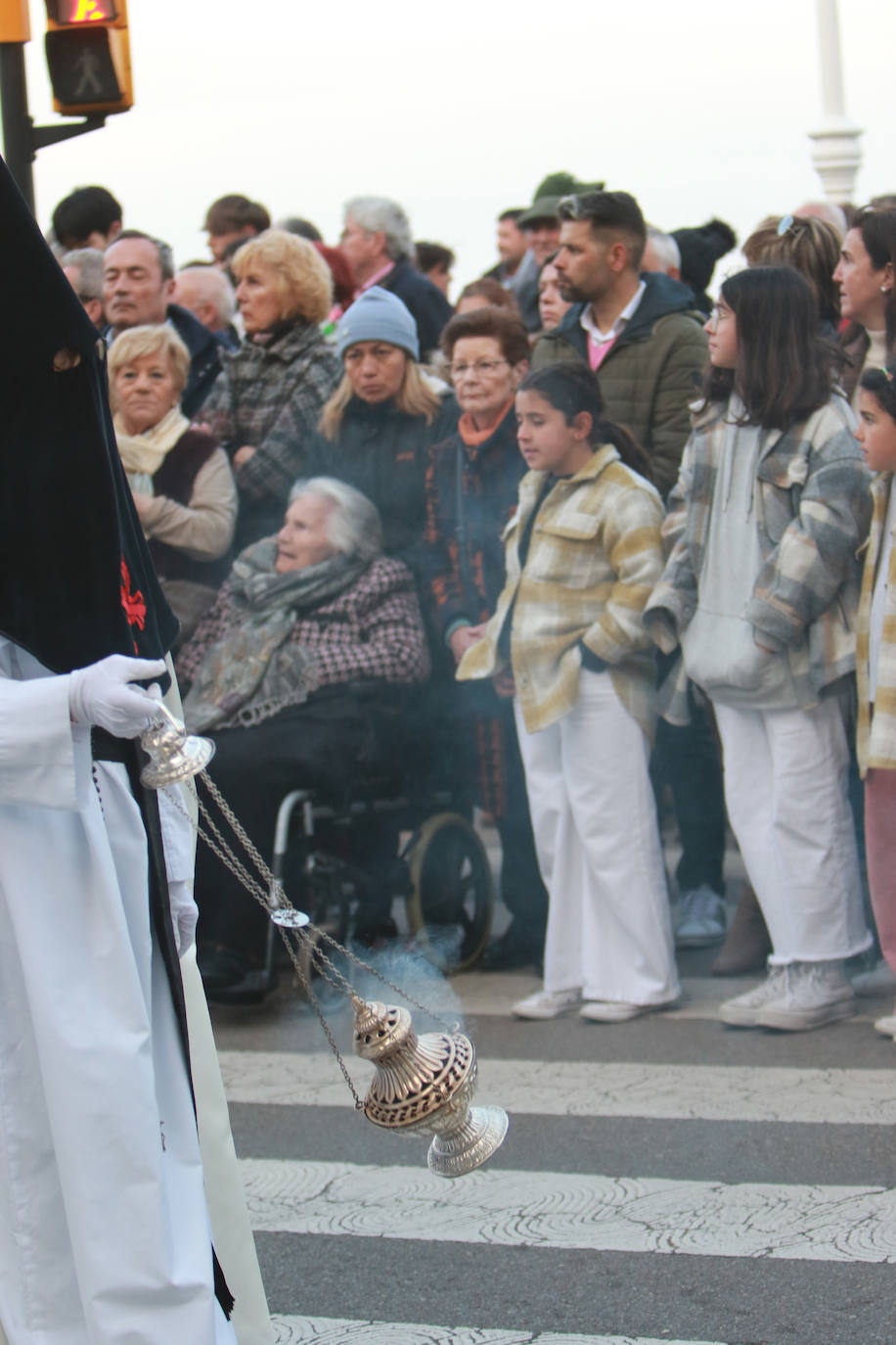 El Santo Entierro llena Gijón