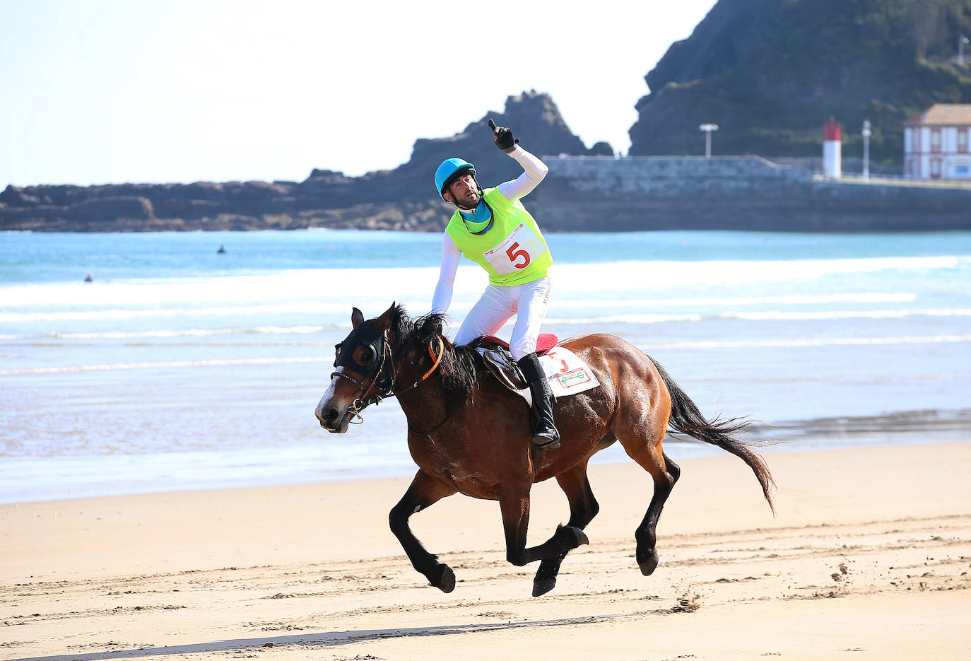 Ribadesella disfruta del espectáculo de las Carreras de Caballos