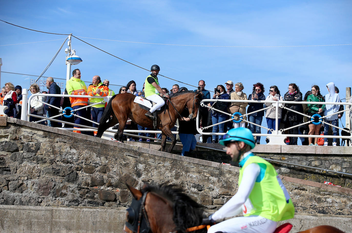 Ribadesella disfruta del espectáculo de las Carreras de Caballos