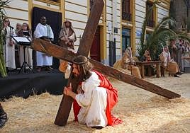 Pasión en Infiesto por el Vía Crucis