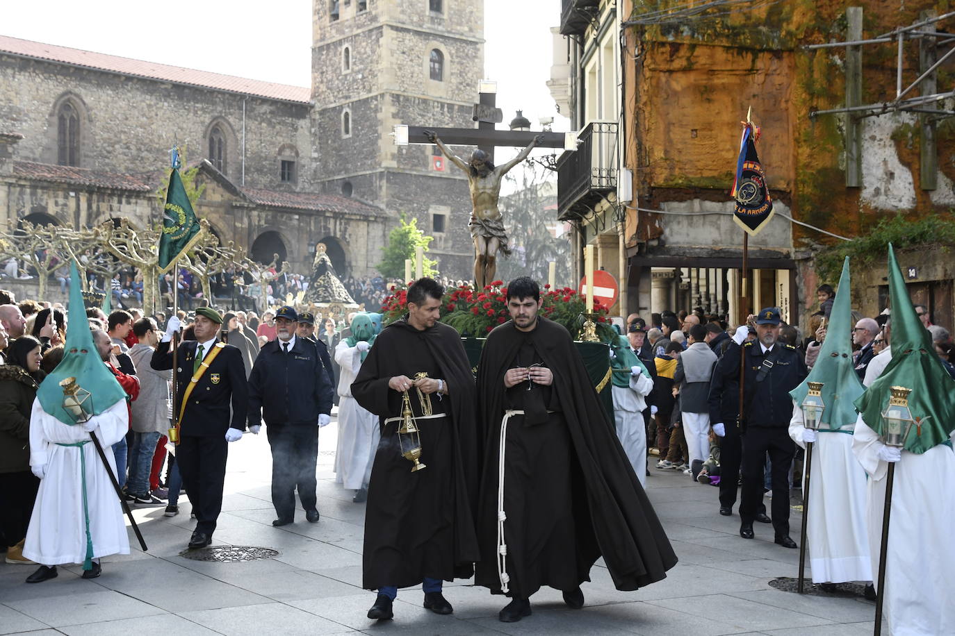 Devoción en Avilés por el Santo Entierro