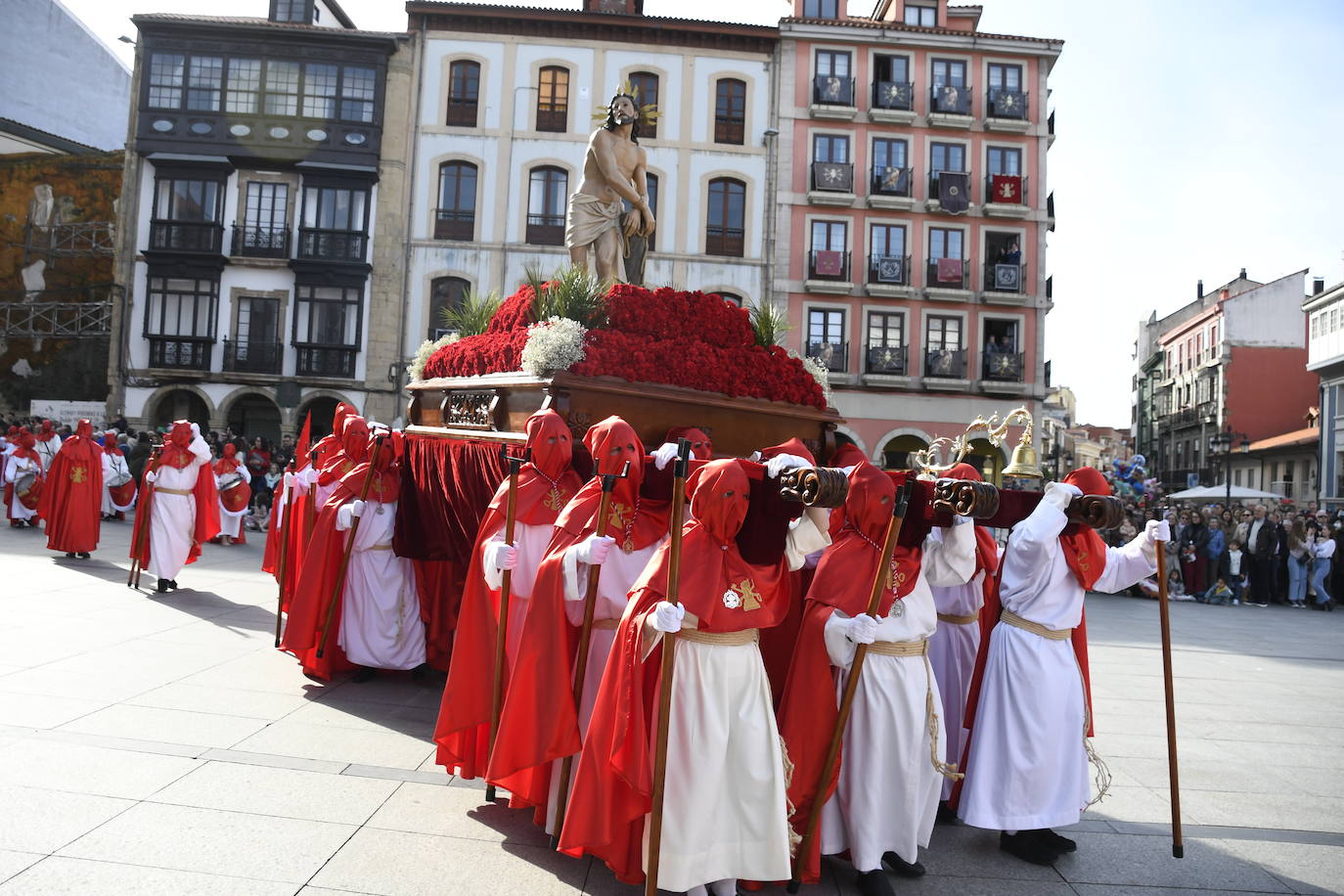 Devoción en Avilés por el Santo Entierro
