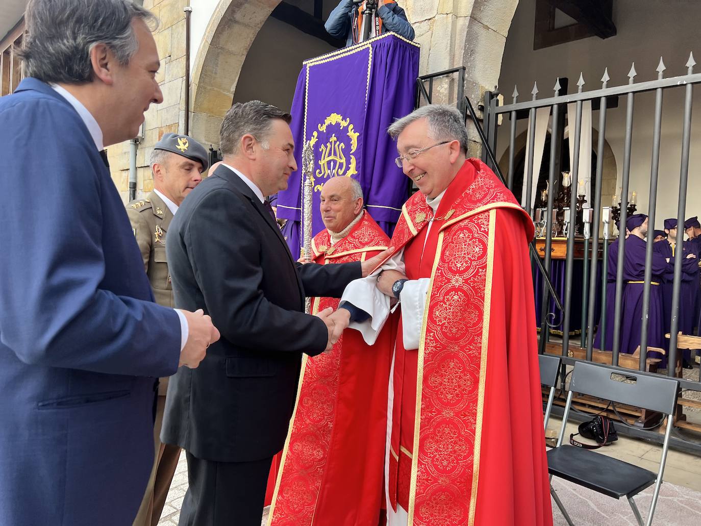 Multitudinario Desenclavo en Villaviciosa