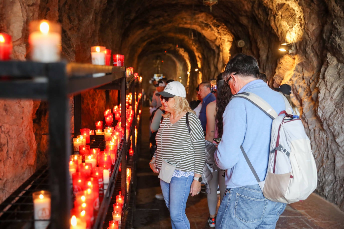 Calor y lleno total en Asturias en el Sábado Santo