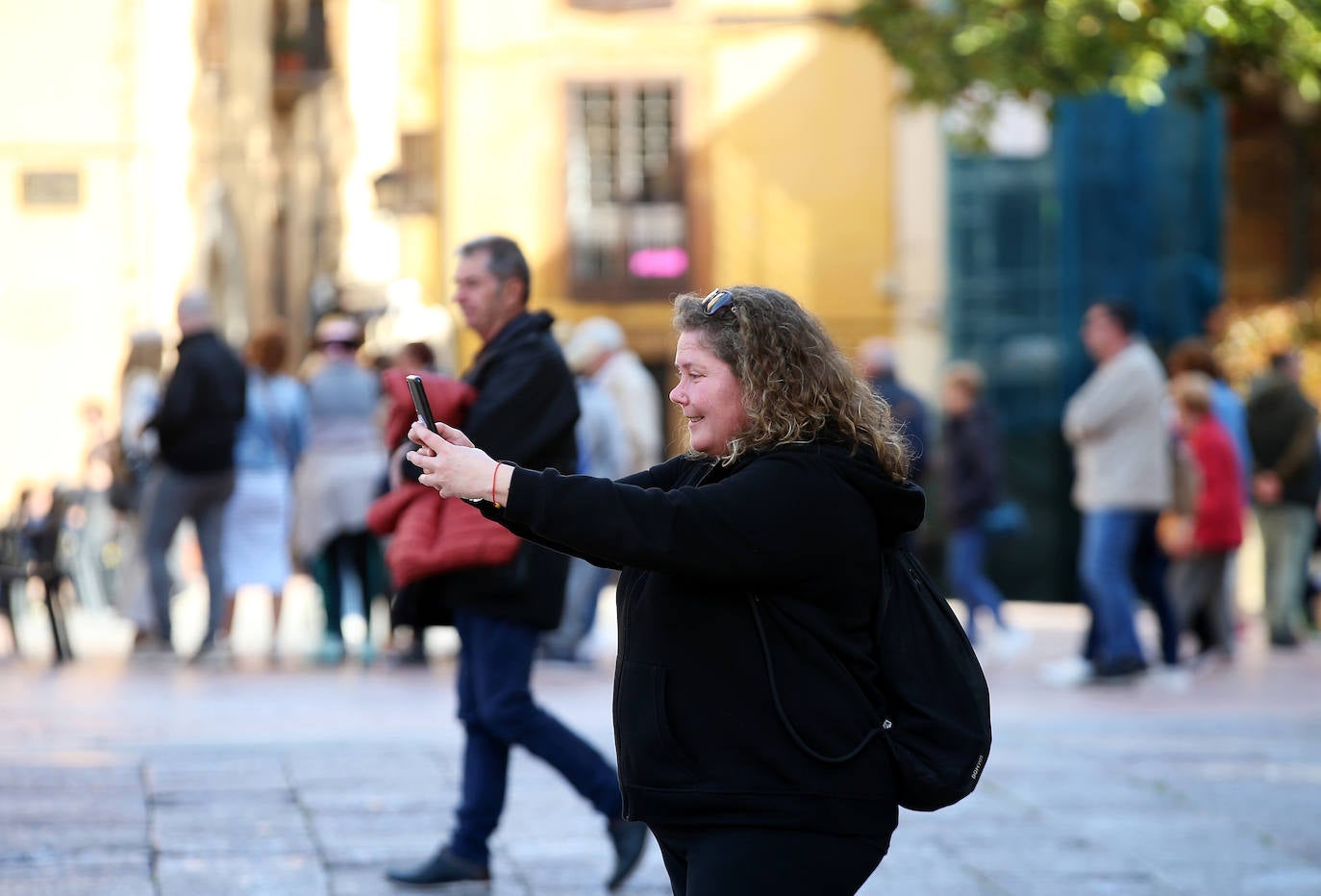 Calor y lleno total en Asturias en el Sábado Santo
