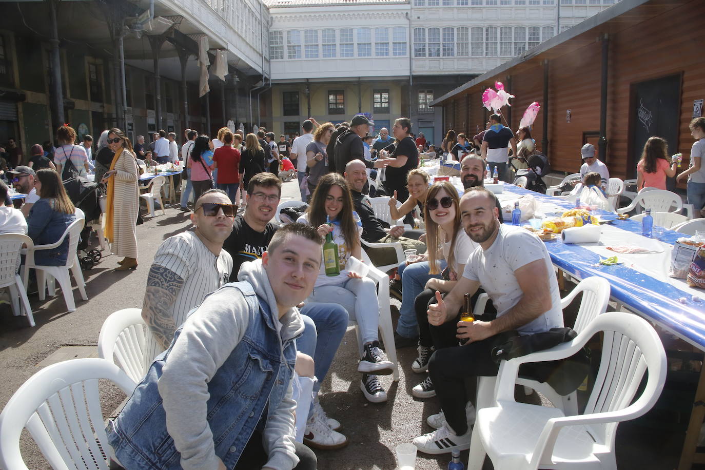 Avilés disfruta de la Comida en la Calle por todo lo alto