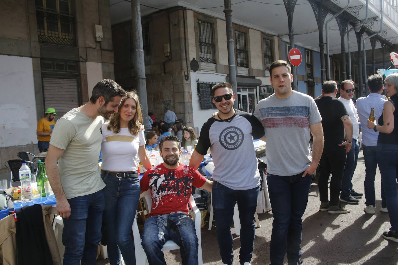 Avilés disfruta de la Comida en la Calle por todo lo alto