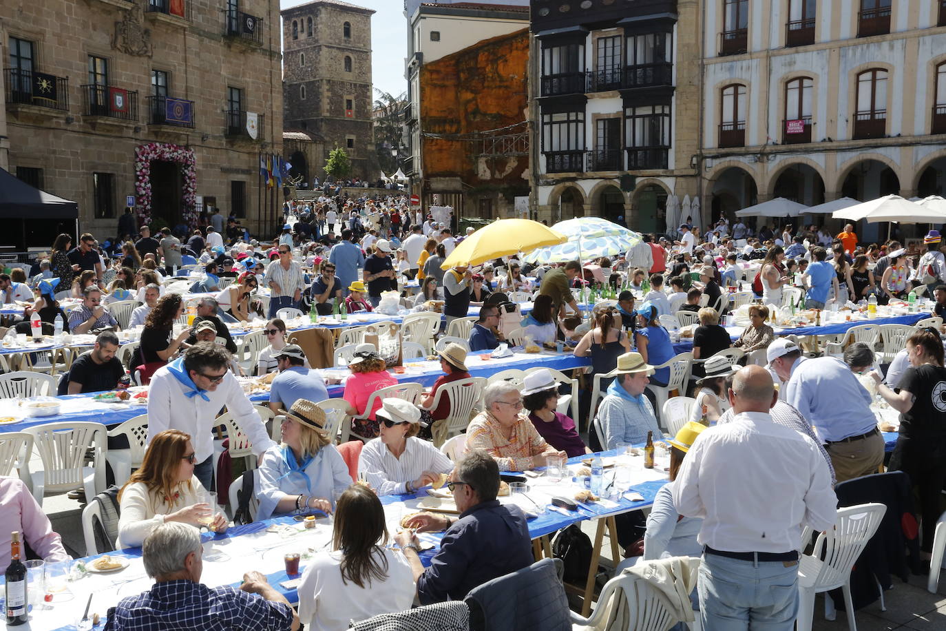 Avilés disfruta de la Comida en la Calle por todo lo alto