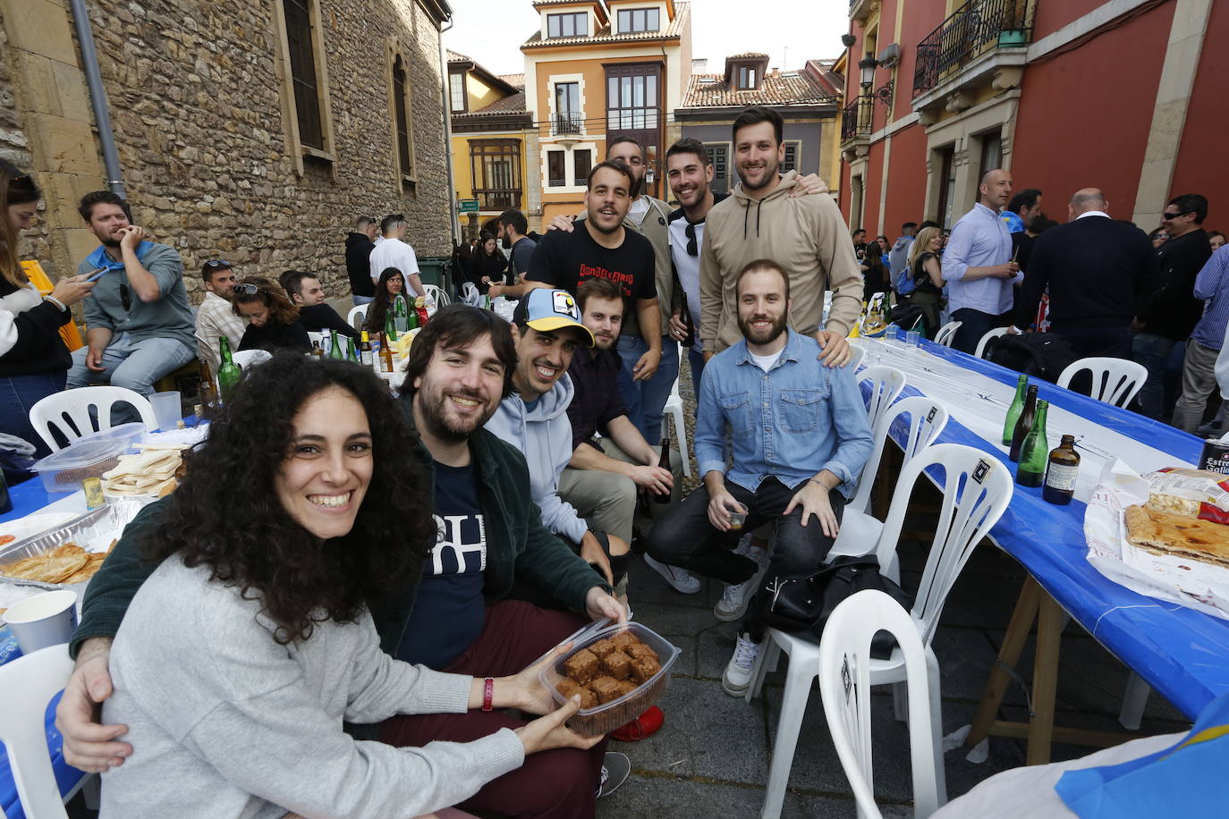 Avilés disfruta de la Comida en la Calle por todo lo alto