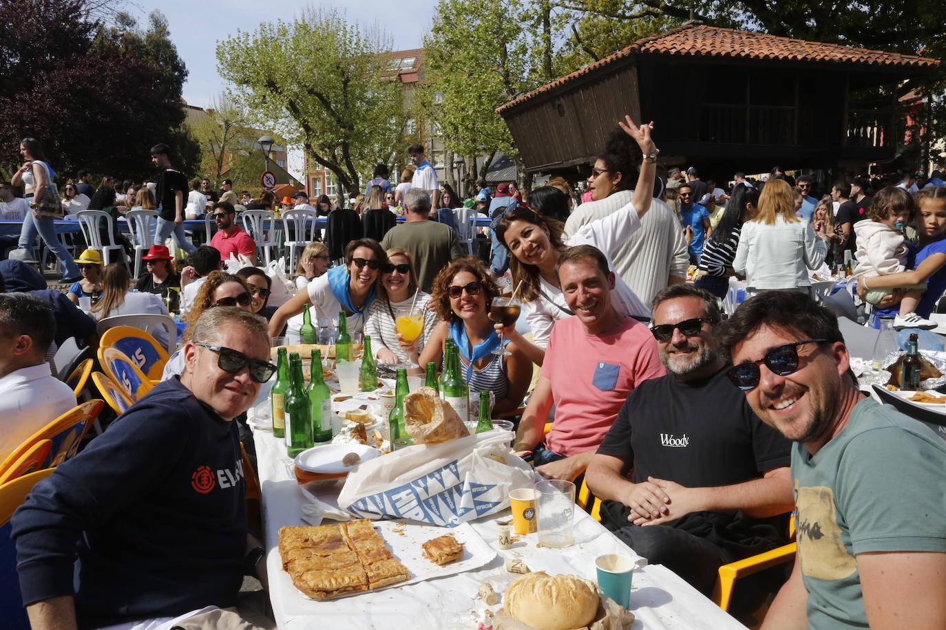 Avilés disfruta de la Comida en la Calle por todo lo alto