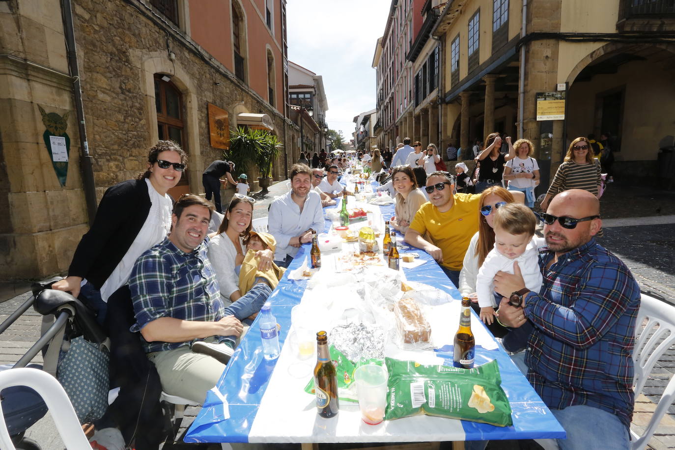 Avilés disfruta de la Comida en la Calle por todo lo alto