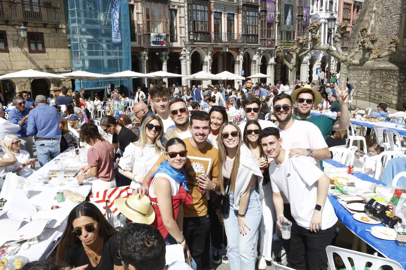 Avilés disfruta de la Comida en la Calle por todo lo alto