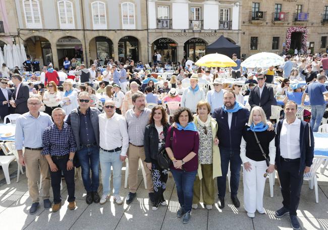 El presidente del Principado, Adrián Barbón, comió en el Parche con la alcaldesa de Avilés y la de San Agustín de la Florida, y varios consejeros y personalidades.