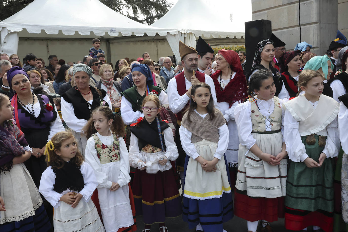 Pola de Siero se echa a las calles para celebrar los Güevos Pintos