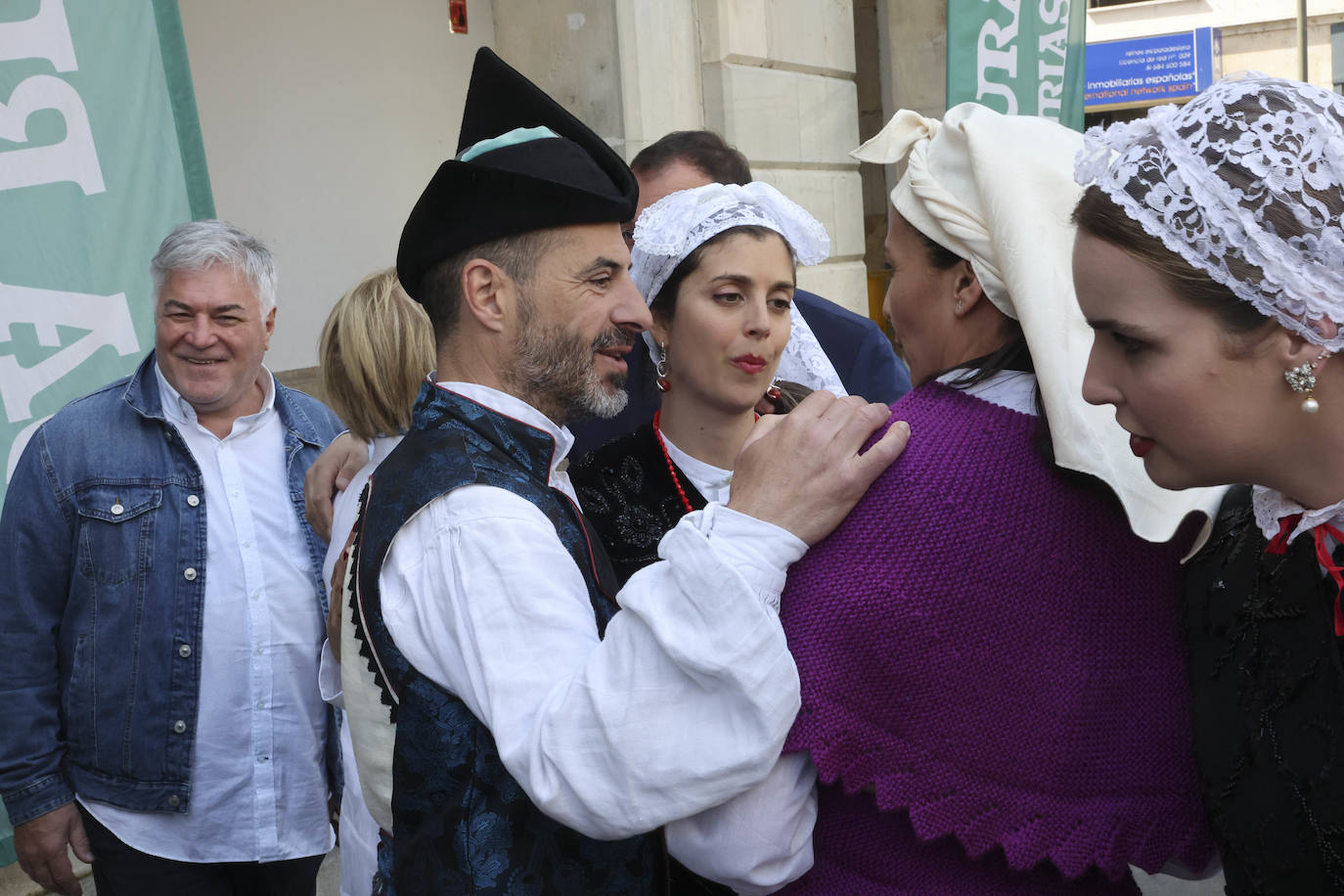 Pola de Siero se echa a las calles para celebrar los Güevos Pintos