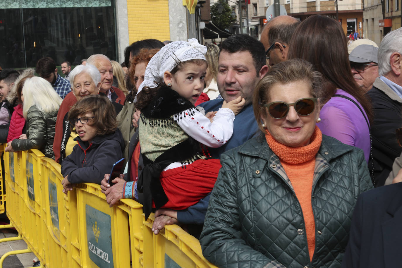 Pola de Siero se echa a las calles para celebrar los Güevos Pintos