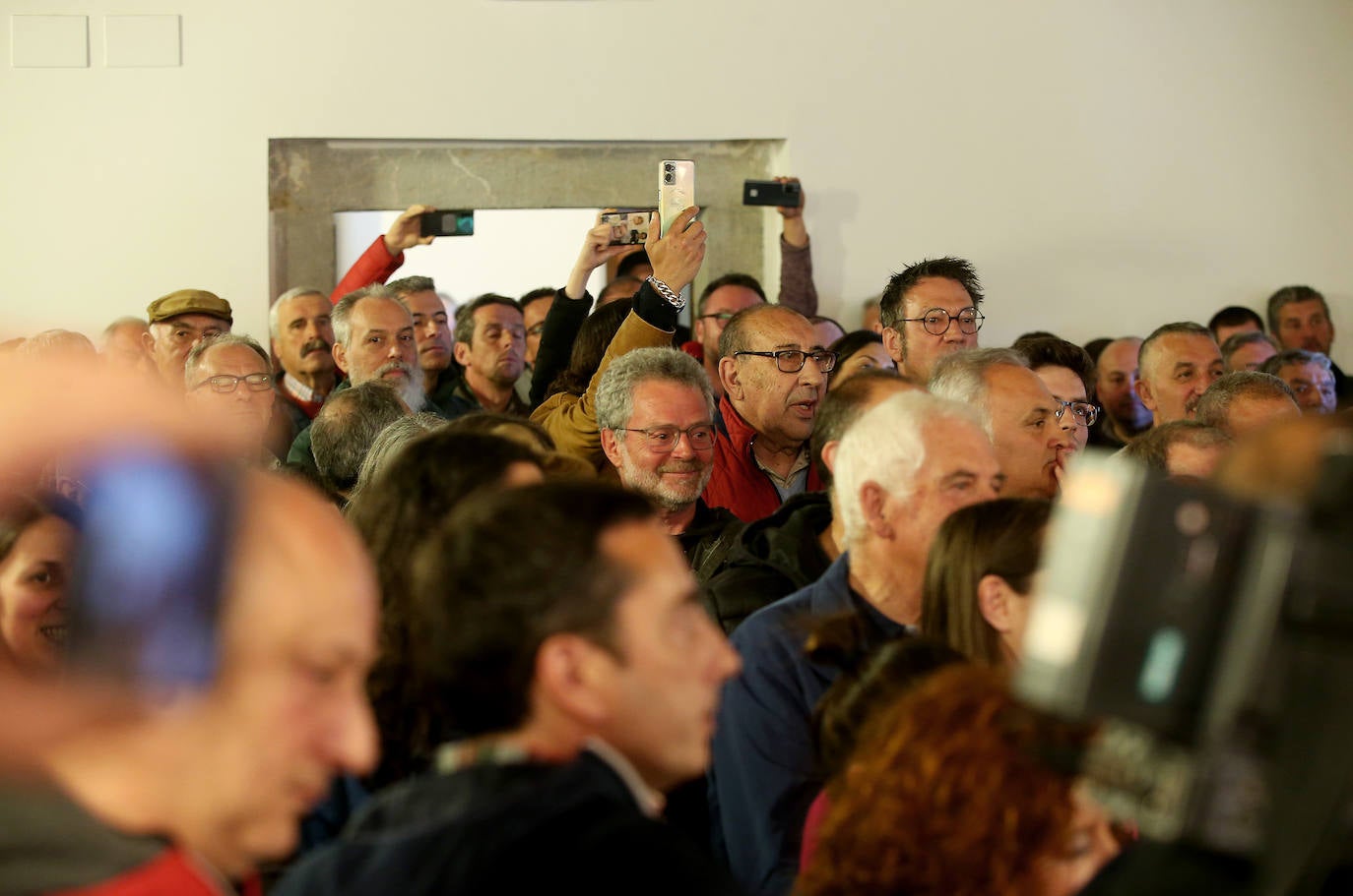 Así fue la subasta del campanu del Narcea celebrada en Cornellana