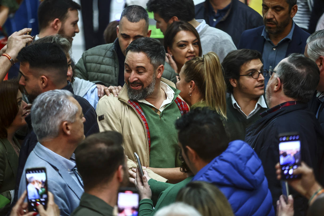 Vox reúne a sus simpatizantes en un mitin en Oviedo