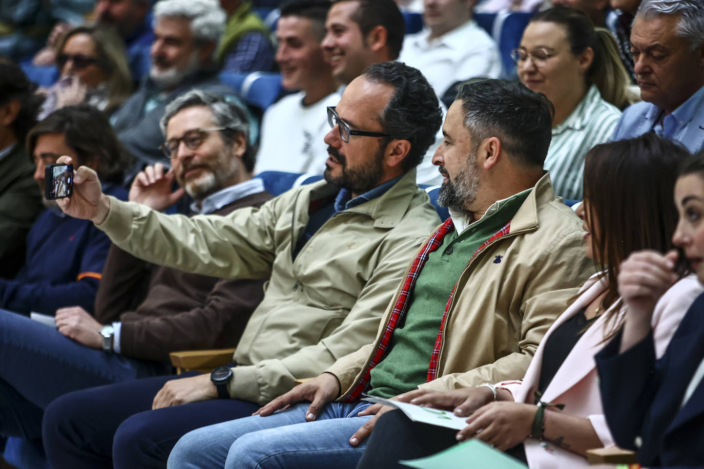 Vox reúne a sus simpatizantes en un mitin en Oviedo